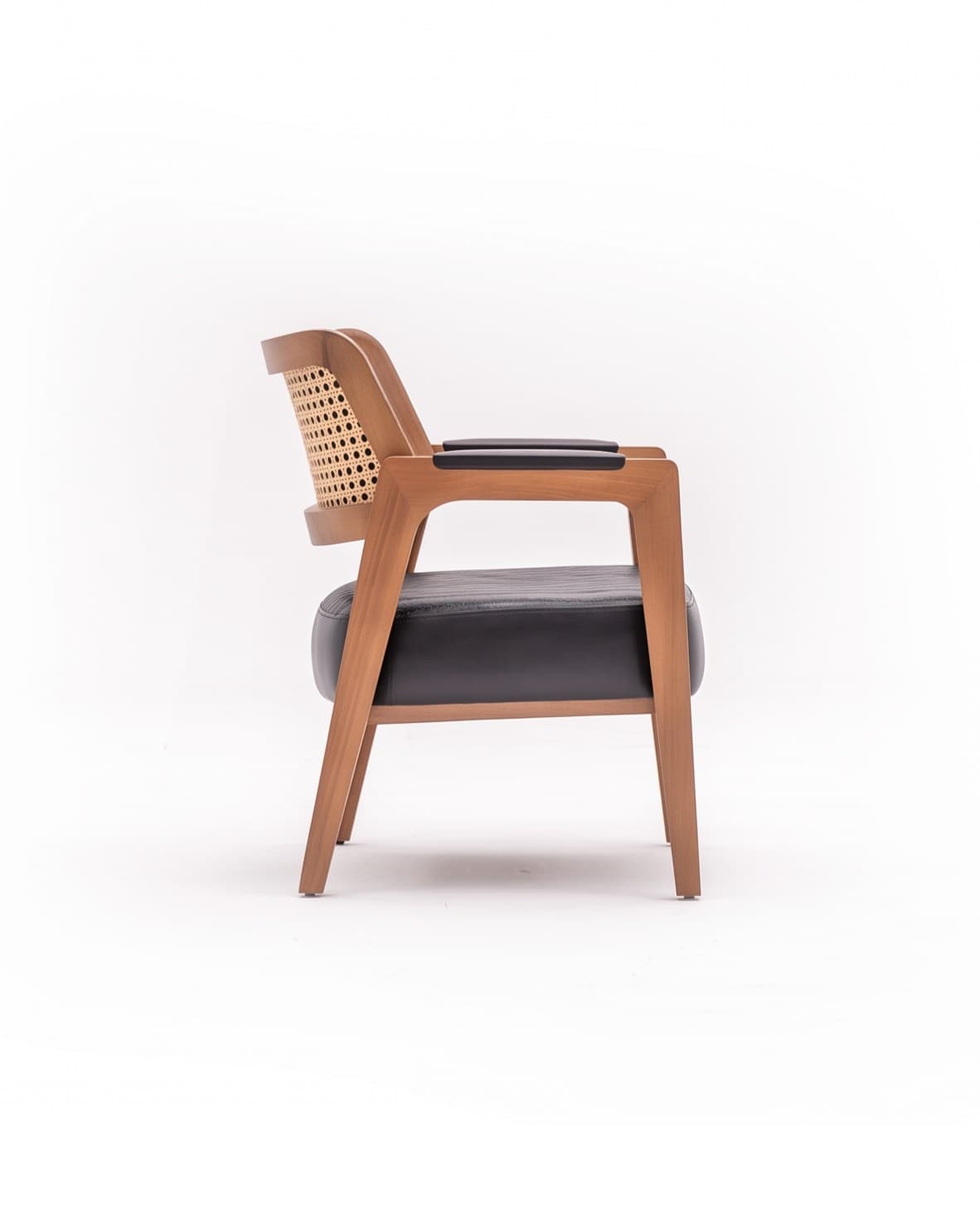 Belmon Wicker, view 3